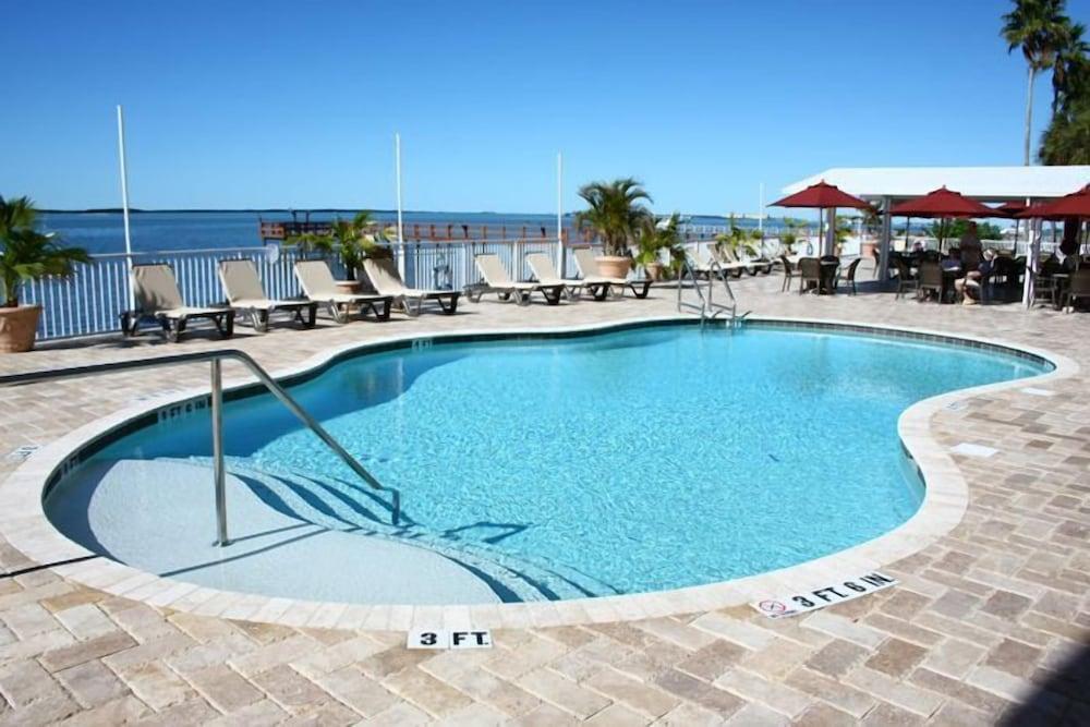Beso Del Sol Resort photo 47