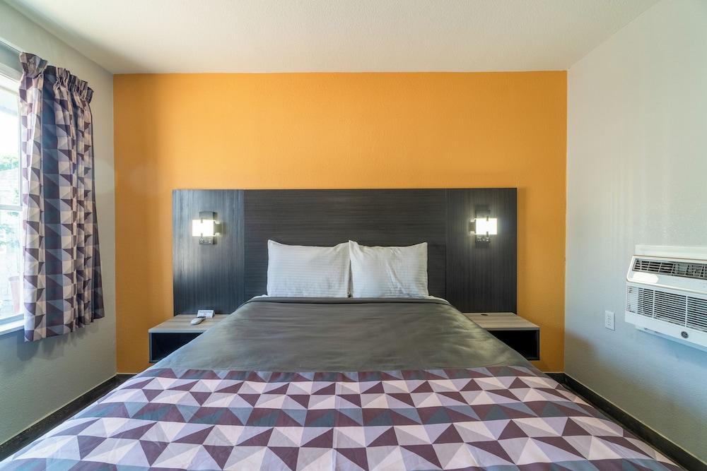 Royal Inn by OYO photo 60