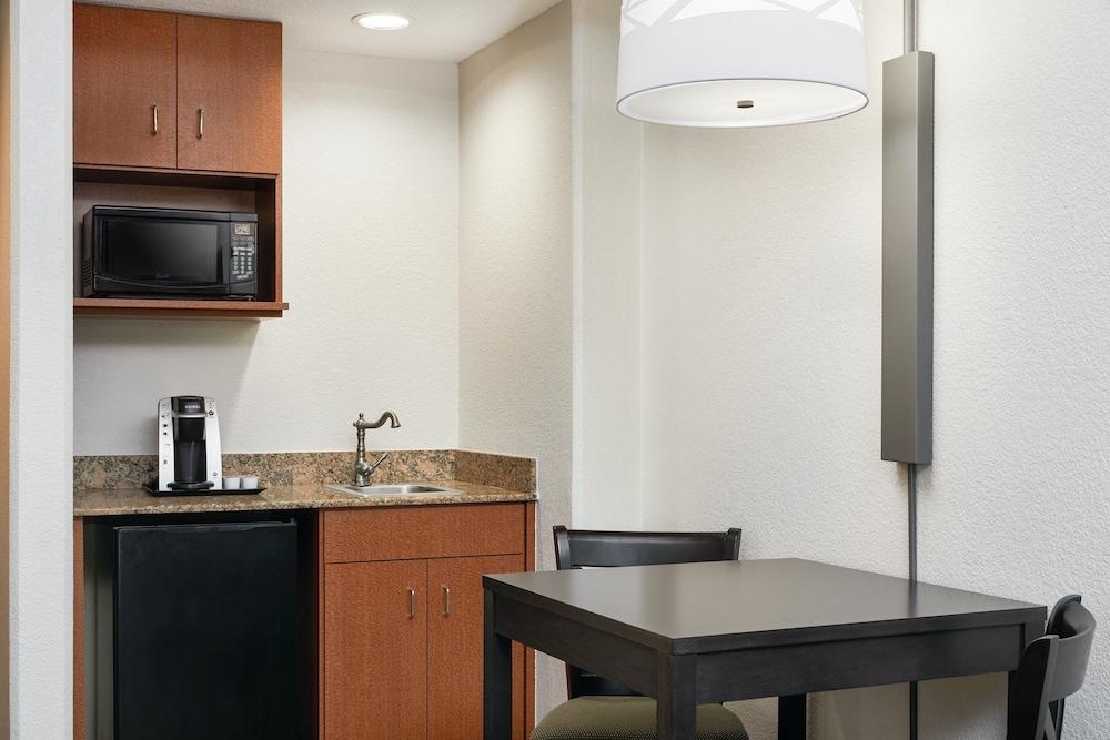 Holiday Inn Express & Suites Jacksonville SE- Med Ctr Area by IHG photo 21
