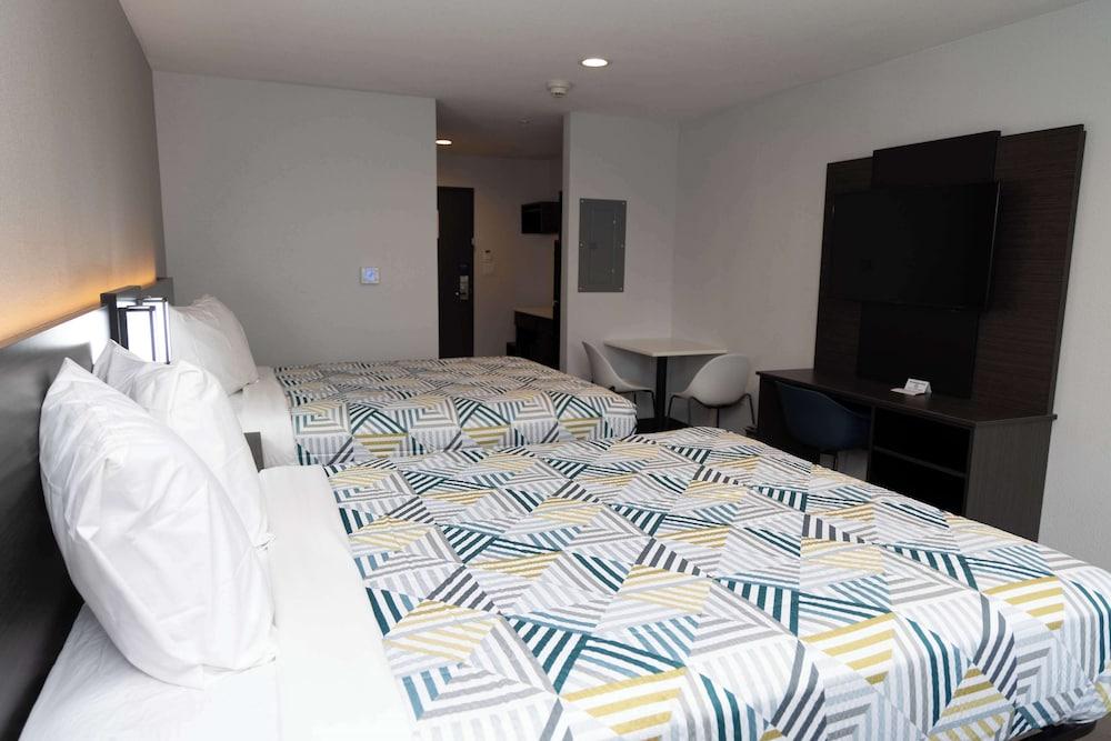 Studio 6 - Lake Worth, TX photo 4