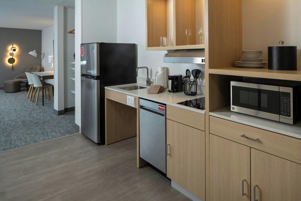 Towneplace Suites By Marriott Surprise Prasada photo 10