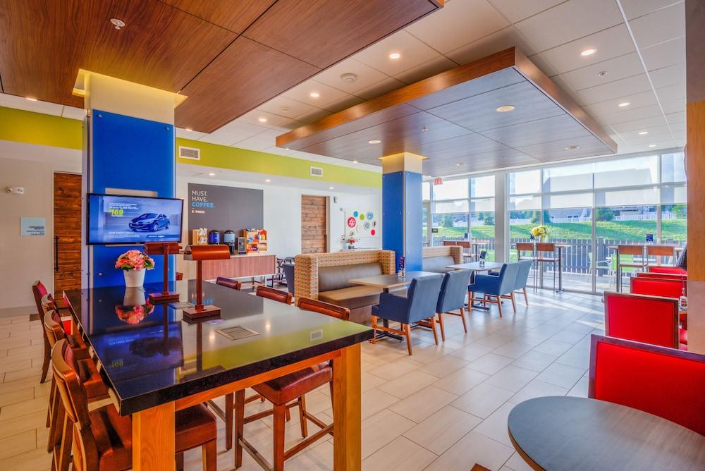 Holiday Inn Express & Suites Reedsville - State Coll Area by IHG photo 21