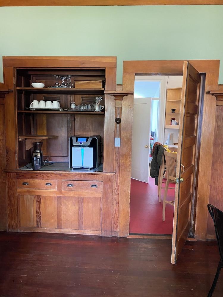The Weller House photo 47