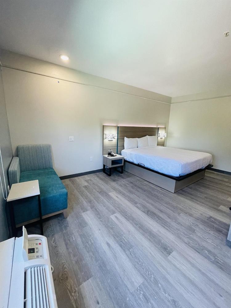 Sonesta Essential Hotel Houston-I-45 Spring photo 5