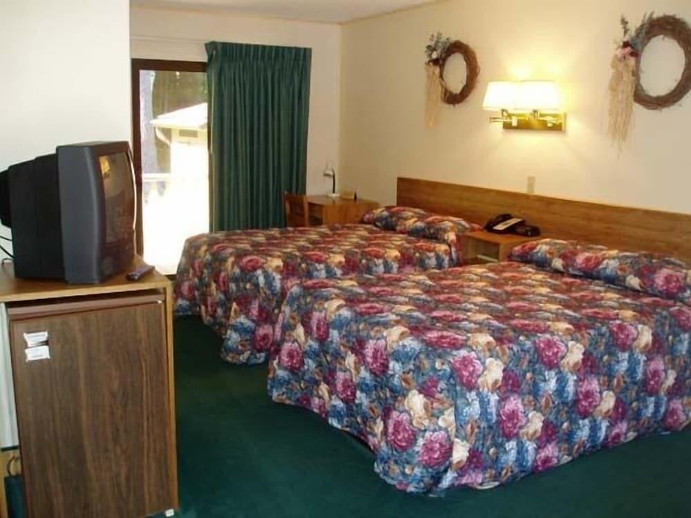 Tall Pines Motel photo 6