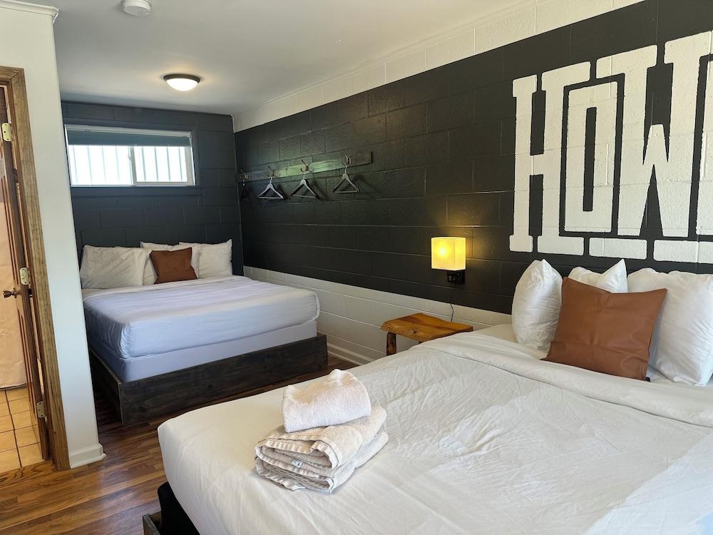 Elk Antler Inn photo 8