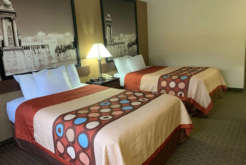 Super 8 by Wyndham Liverpool/Clay/Syracuse Area photo 3
