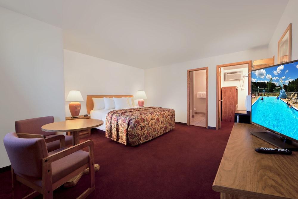 Shamrock Motel photo 19