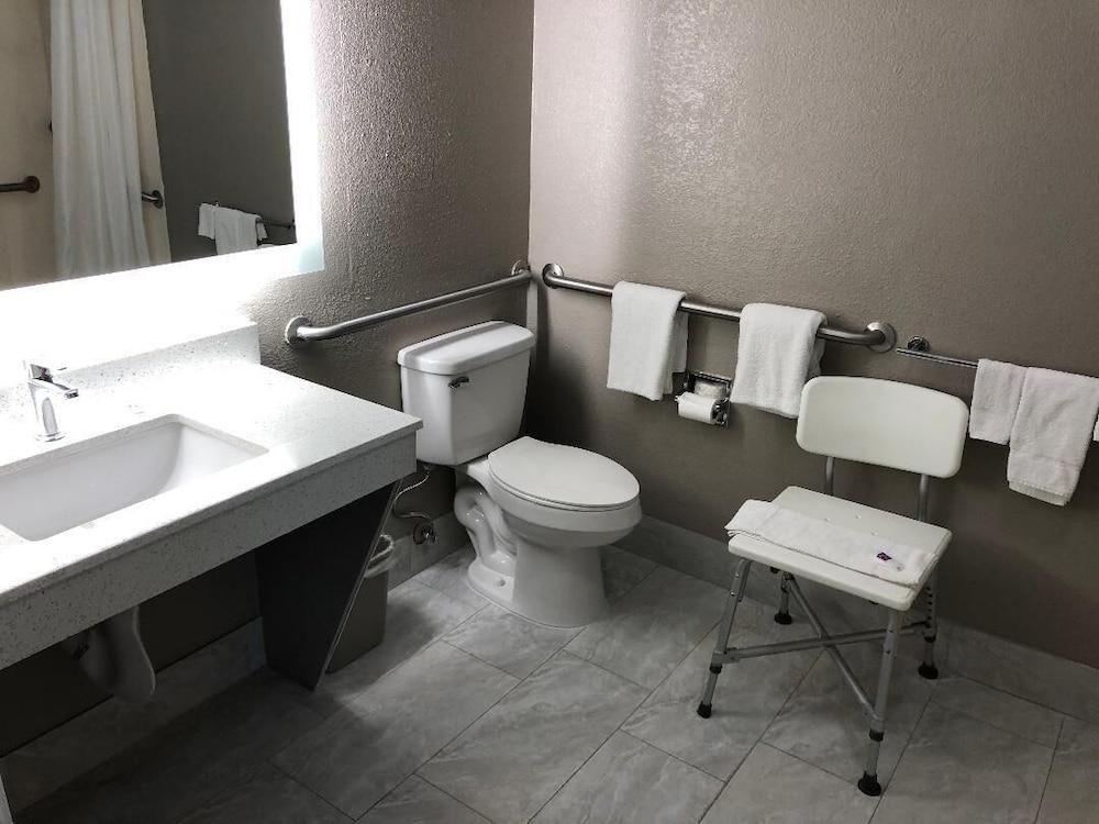 Motel 6 Tulsa, OK - CENTRAL photo 21