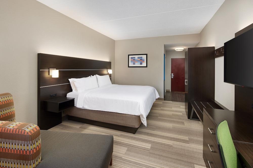 Holiday Inn Express & Suites Seymour by IHG photo 8
