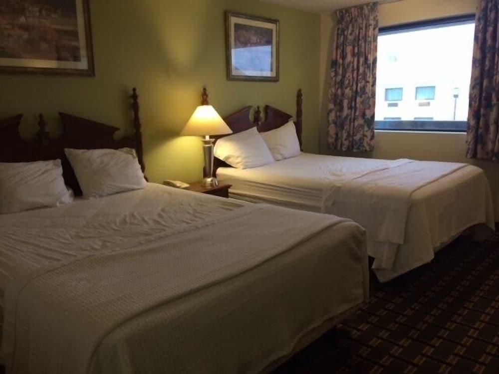 Hospitality Inn - Buffalo Airport photo 3