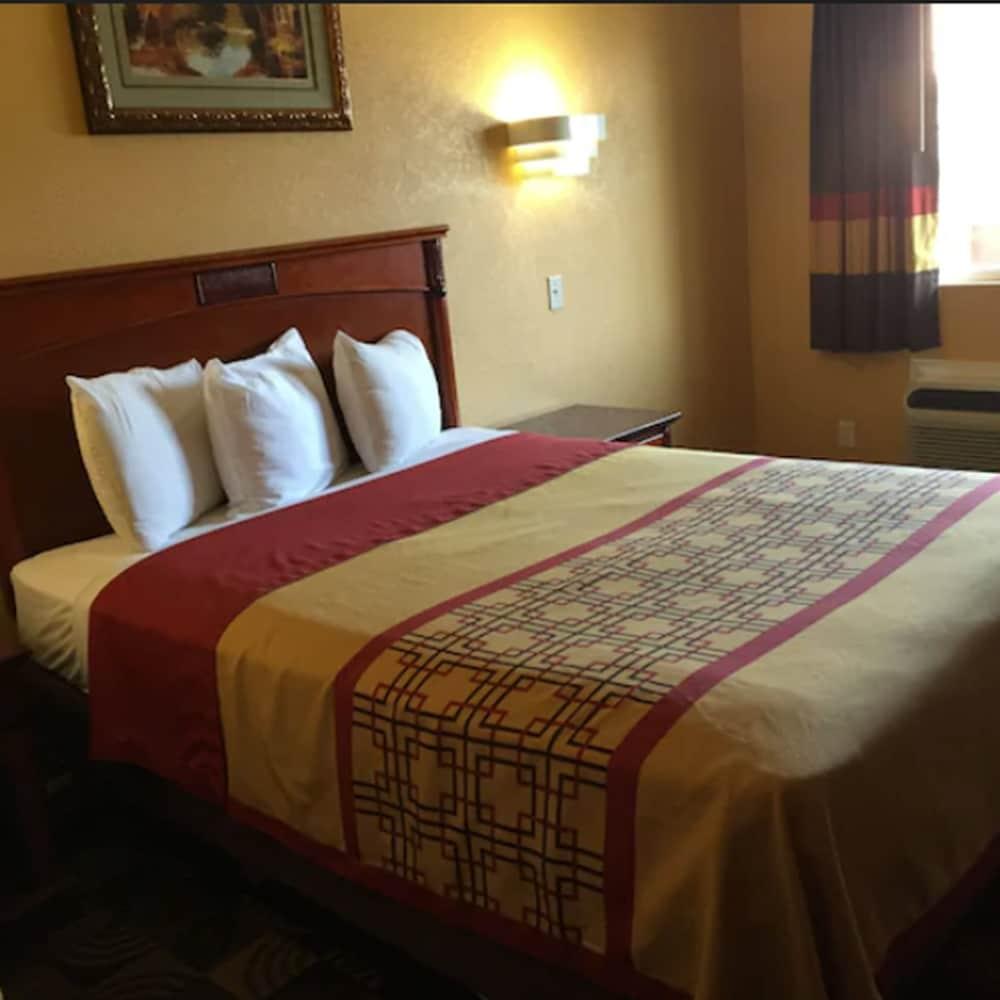 National City Motel photo 2