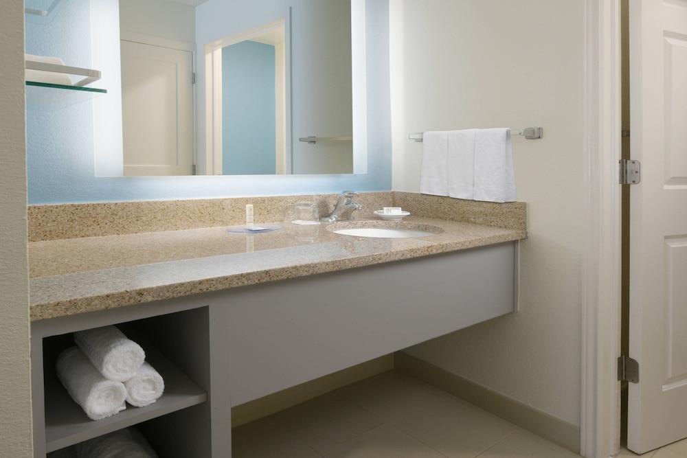 Residence Inn by Marriott Addison photo 10