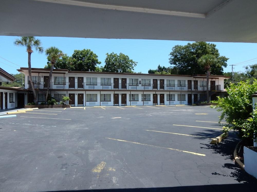 Sunset Inn photo 1