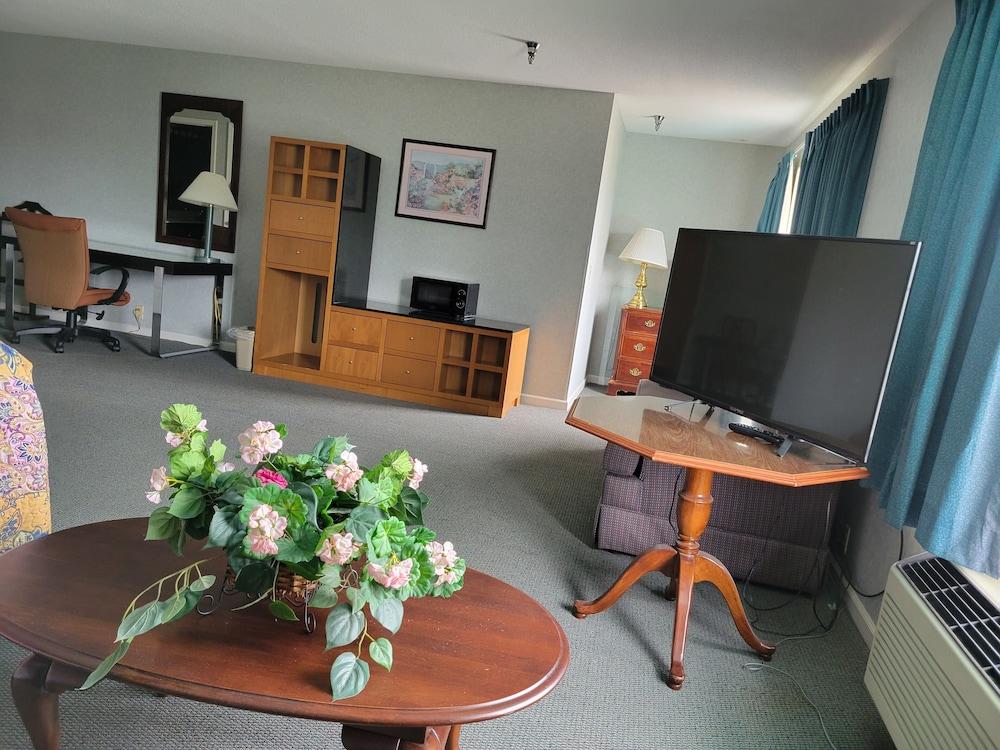 Surrey Inn Ashland photo 23