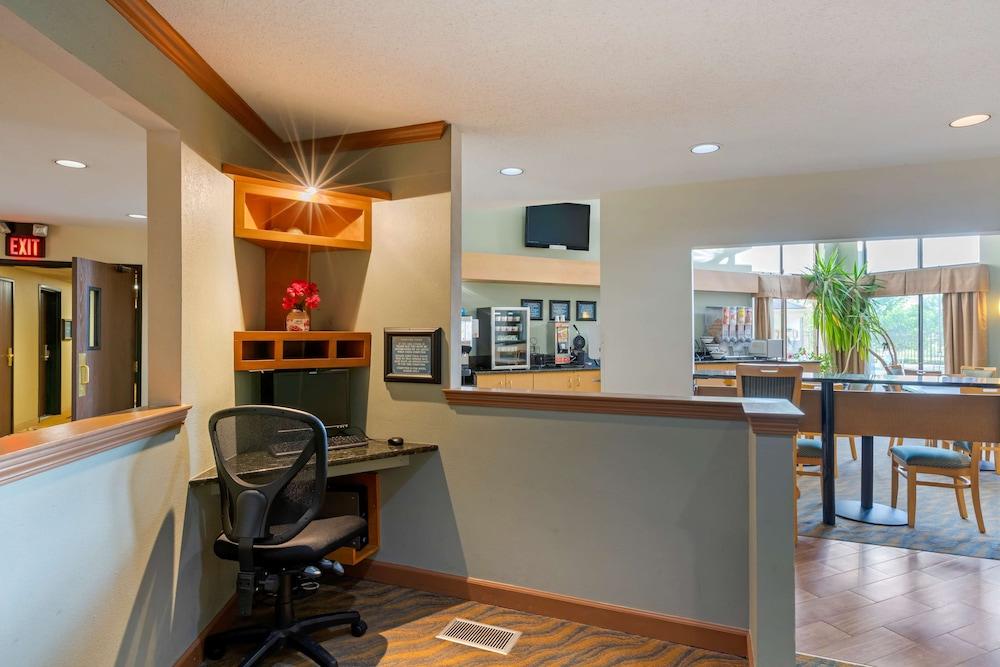 Best Western Davison Inn photo 42