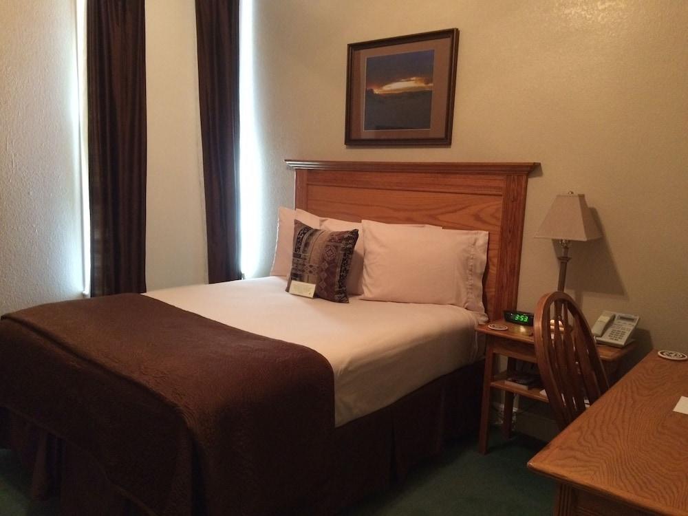 Heritage Inn photo 17