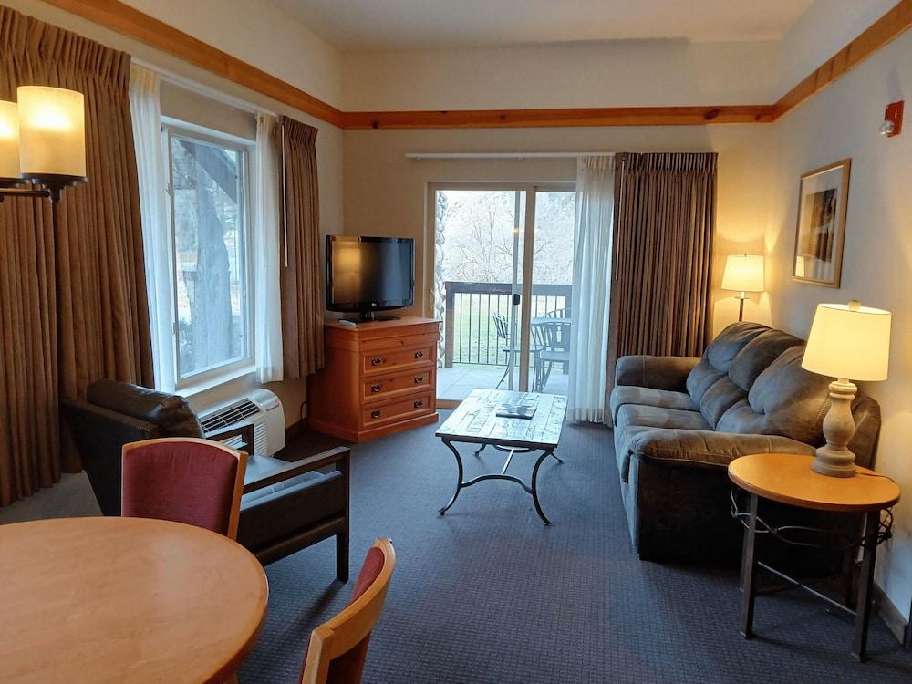 Salmon Rapids Lodge photo 58