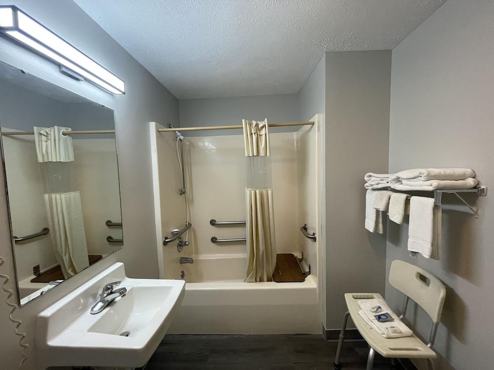 Embassy Inn photo 20