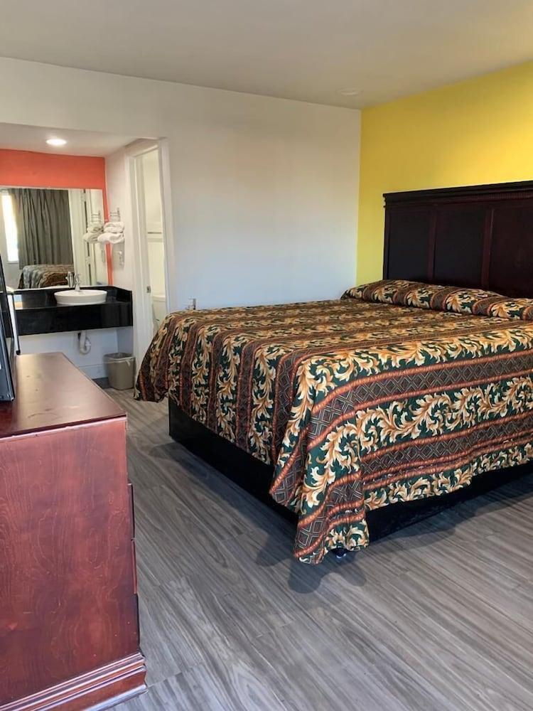 Super 7 Inn by Hotel O Dallas I 20 photo 2