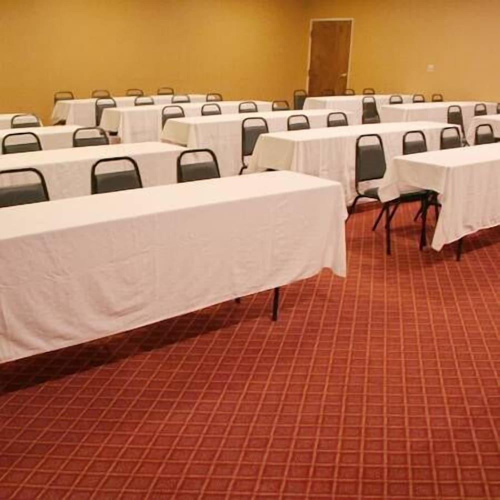 Ridge Crest Hotel photo 12