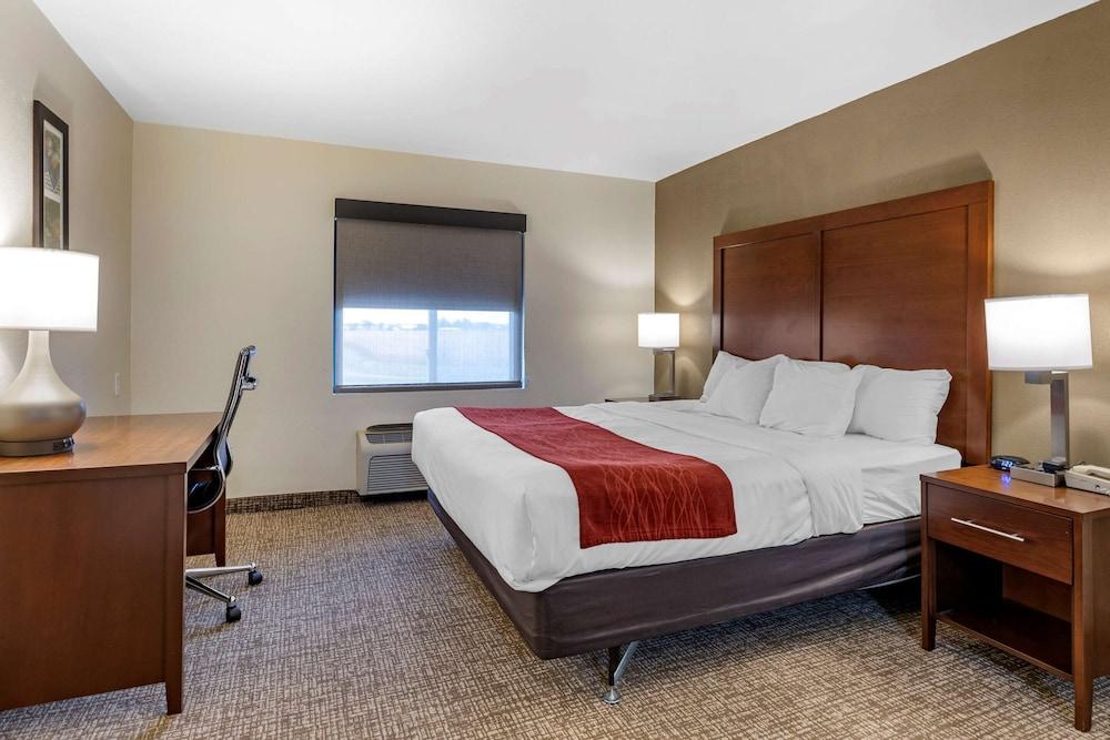 Comfort Inn & Suites Greenville I-70 photo 4