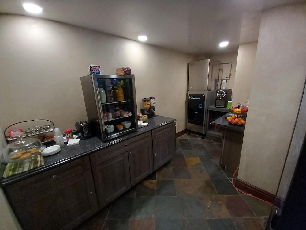 BackCountry Inn photo 22