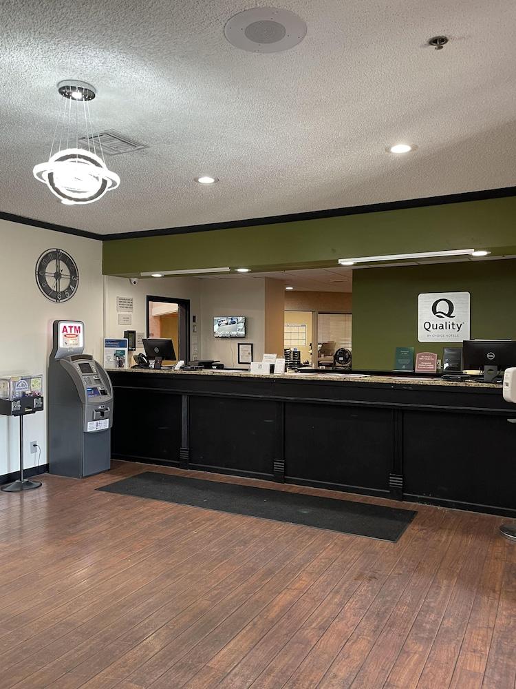 Quality Inn Frontier at U.S. Hwy 30 — hotel in Clinton