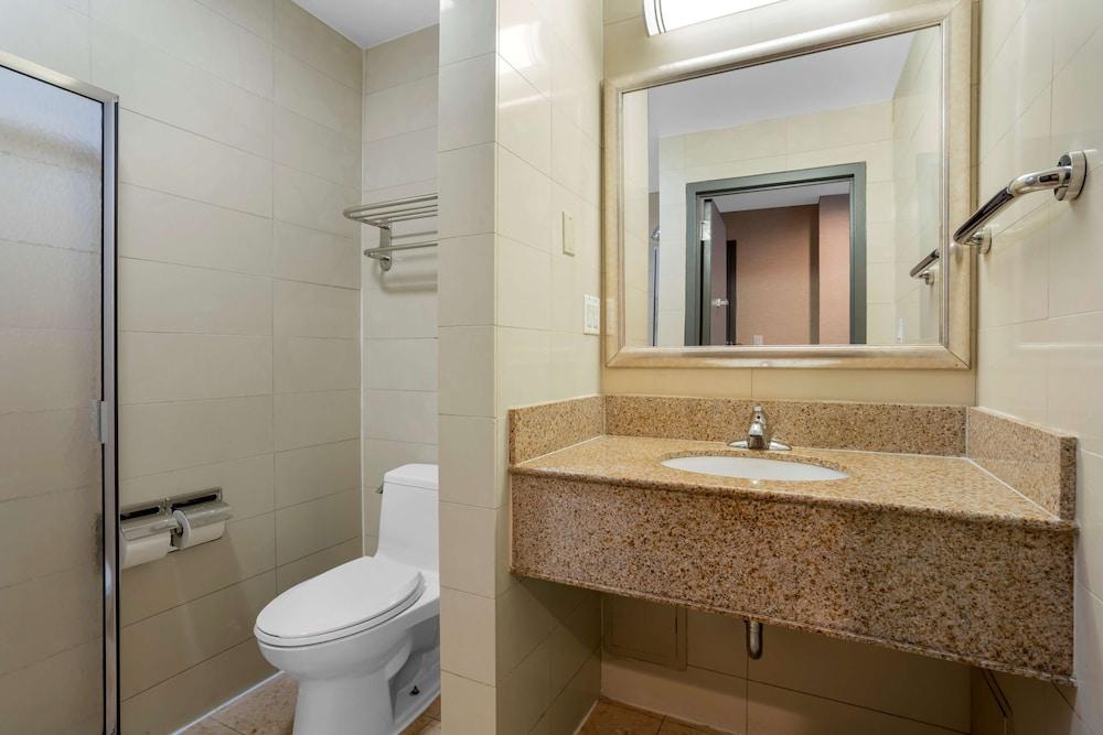 Best Western Plus Plaza Hotel photo 30