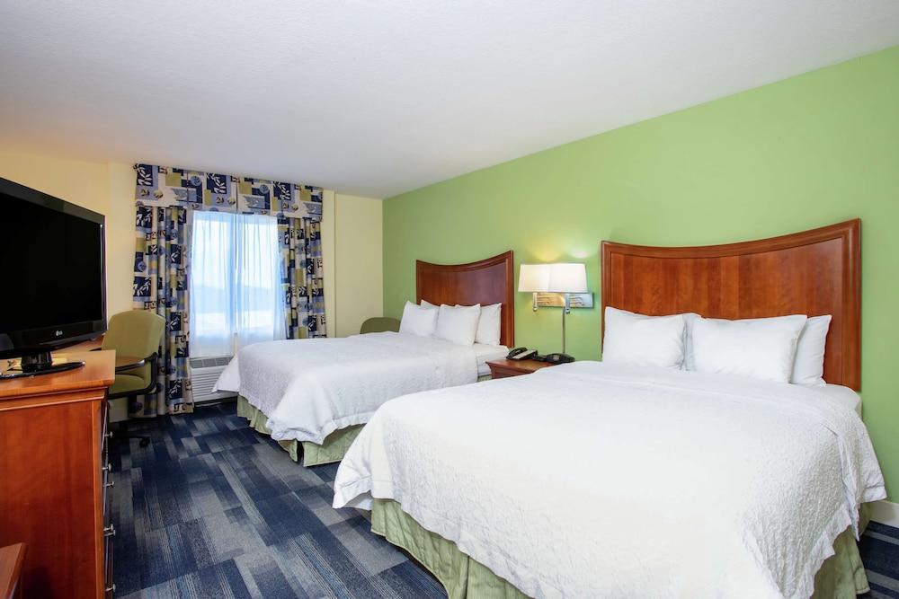 Hampton Inn & Suites Ft. Pierce photo 20