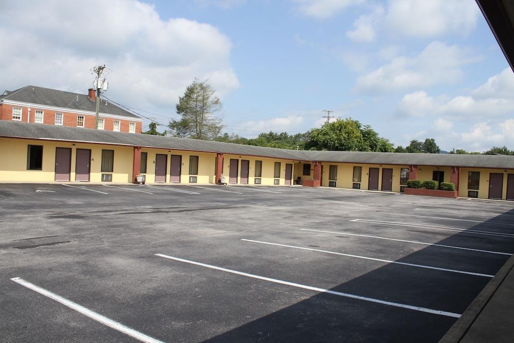 Budget Host Inn Bristol photo 27