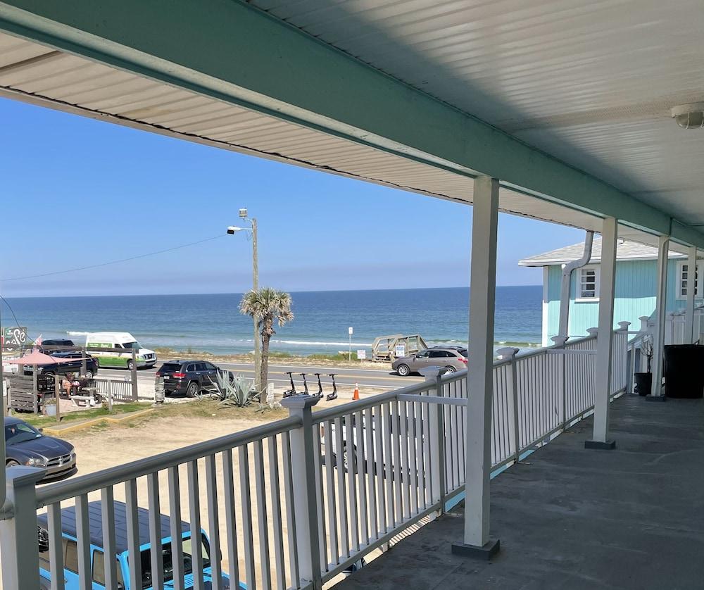 Beach Front Motel photo 18