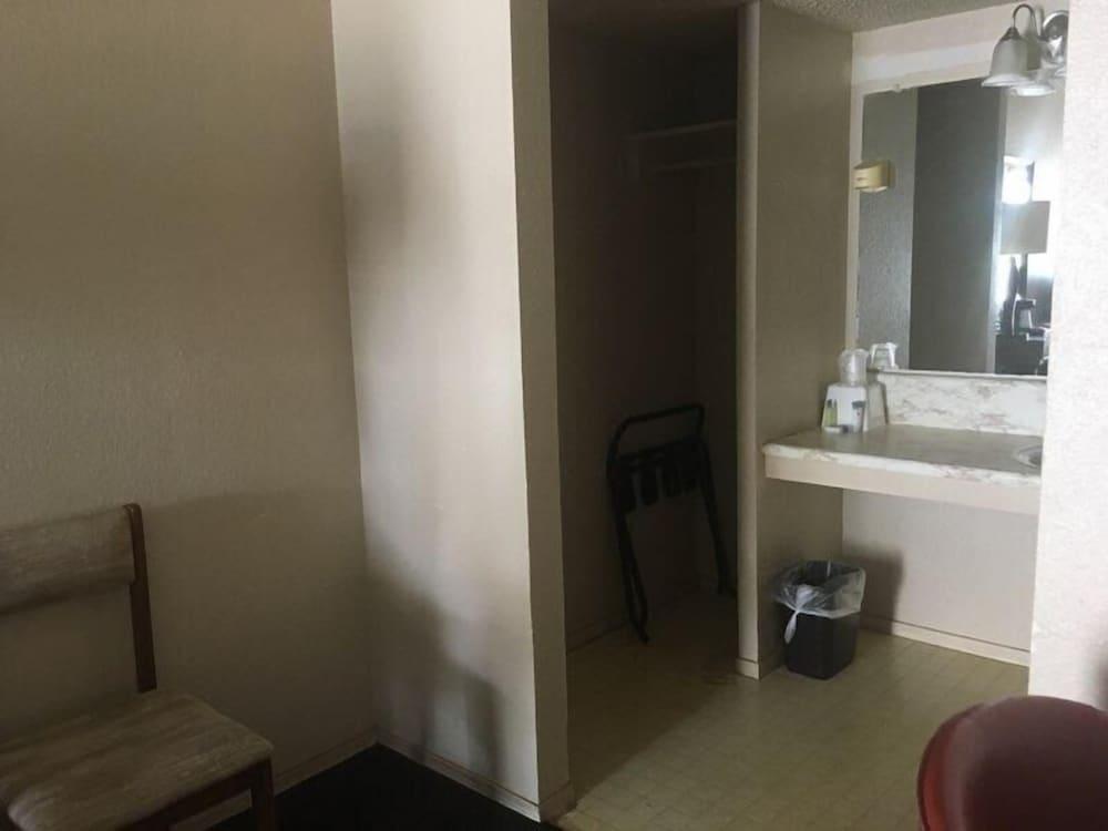 Caravan inn photo 6