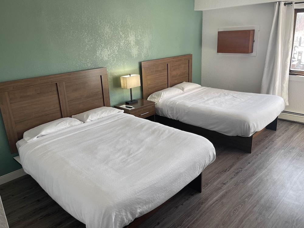 River Bend's Walleye Inn photo 10
