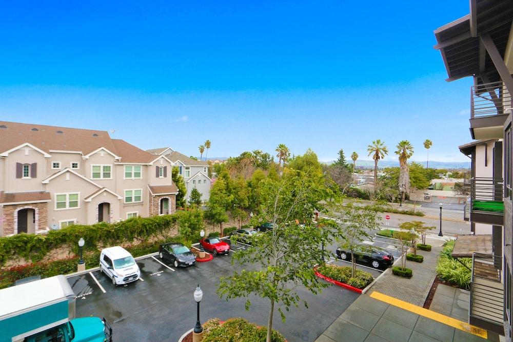 Global Luxury Suites Sunnyvale North photo 6