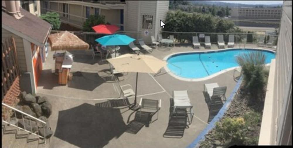 Sunnyside Inn & Suites photo 64