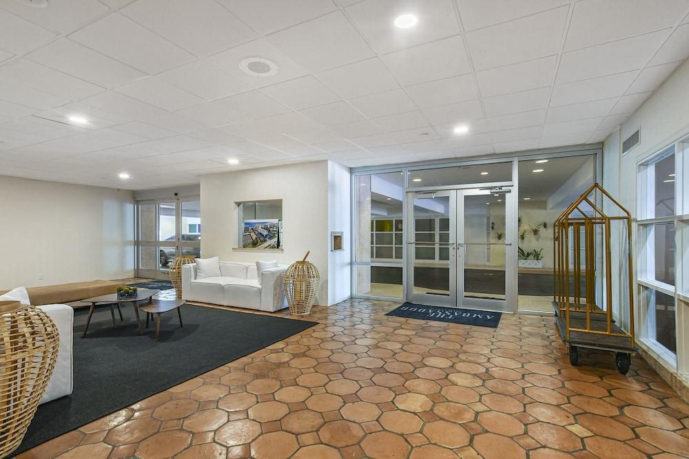 The Ambassador Hotel photo 2