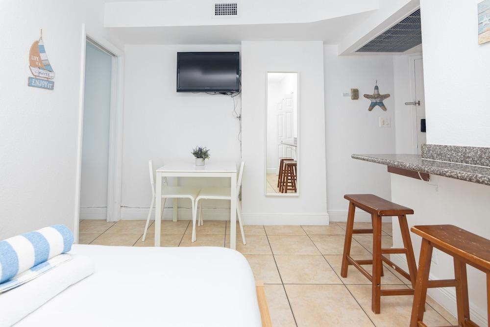 Dilo Apartments photo 11