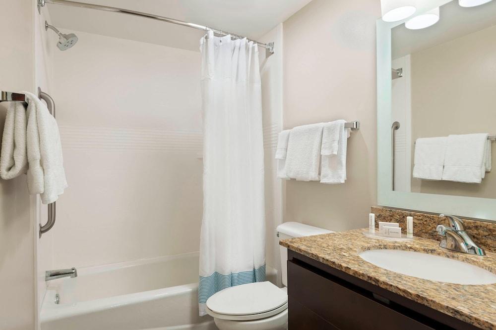 TownePlace Suites by Marriott Savannah Midtown photo 13