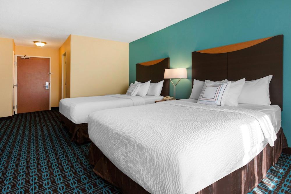 AmericInn by Wyndham St. Cloud MN Shopping Area photo 8