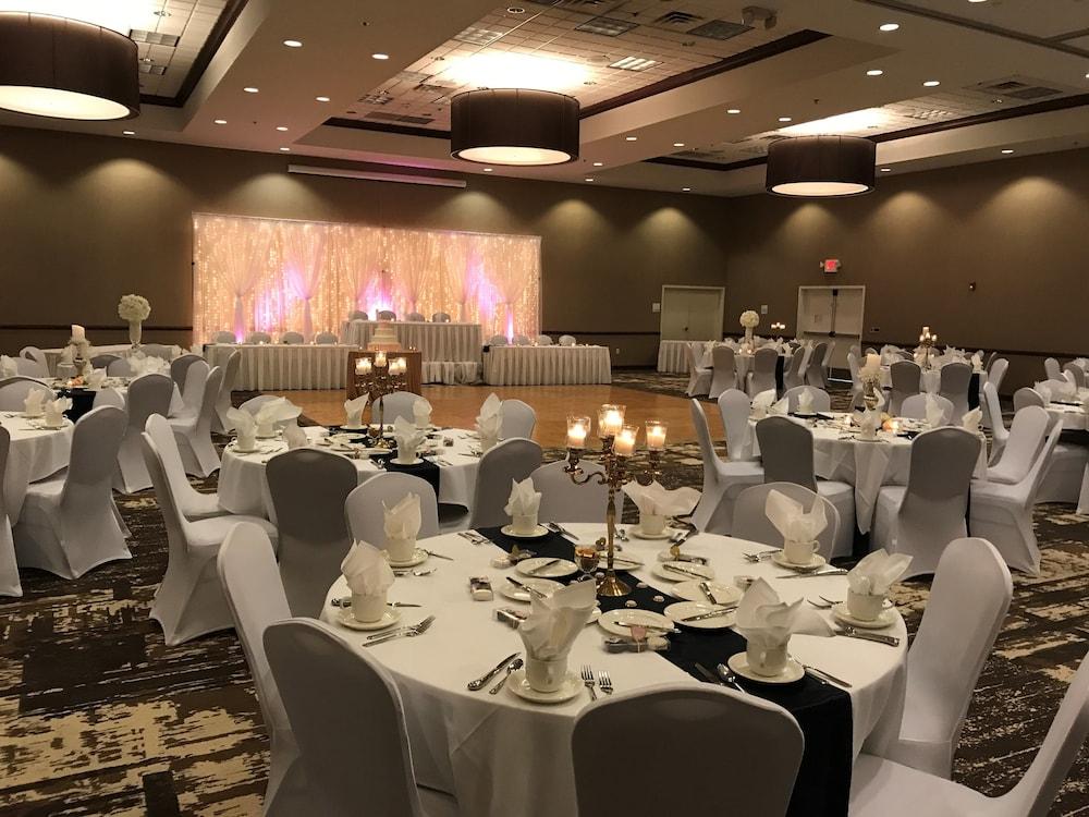 Holiday Inn & Conference Center Marshfield by IHG photo 15