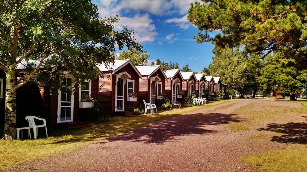 EGM Cabins & Apartments — hotel in East Glacier Park