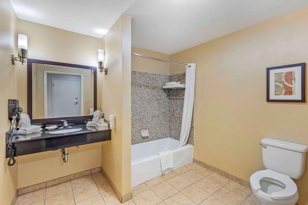 Comfort Suites Blythe photo 12