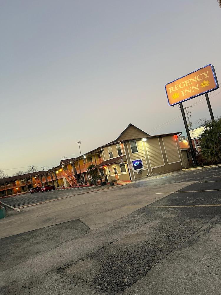 Regency Inn - Fort Sam Houston photo 26