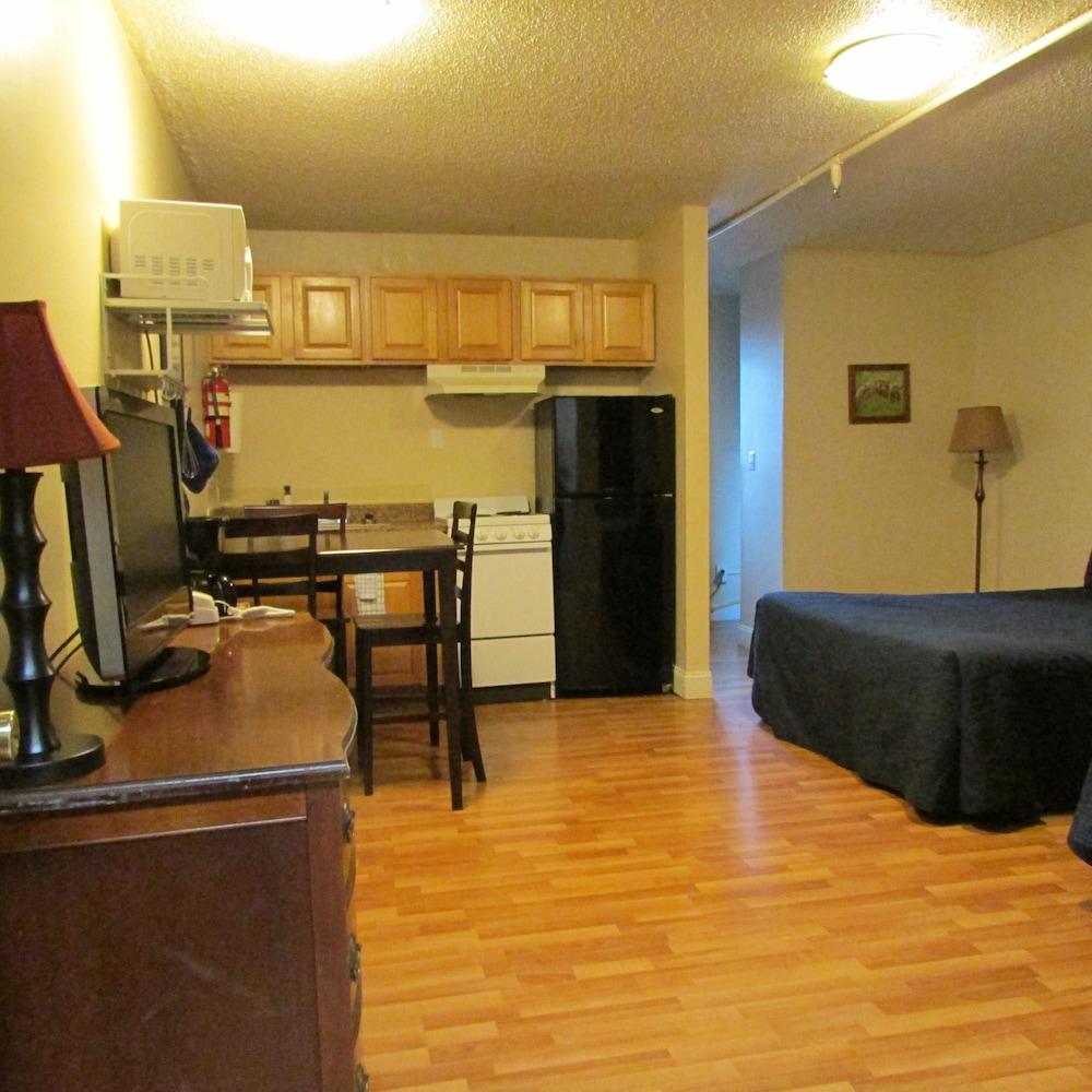 Creekwood Inn photo 21