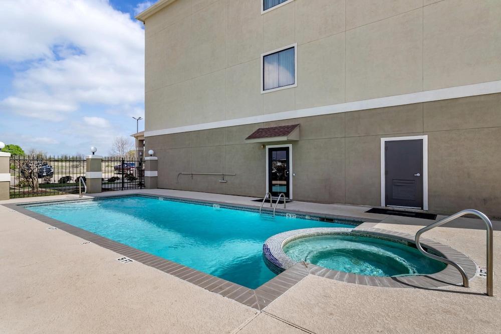 Comfort Inn & Suites Navasota photo 27