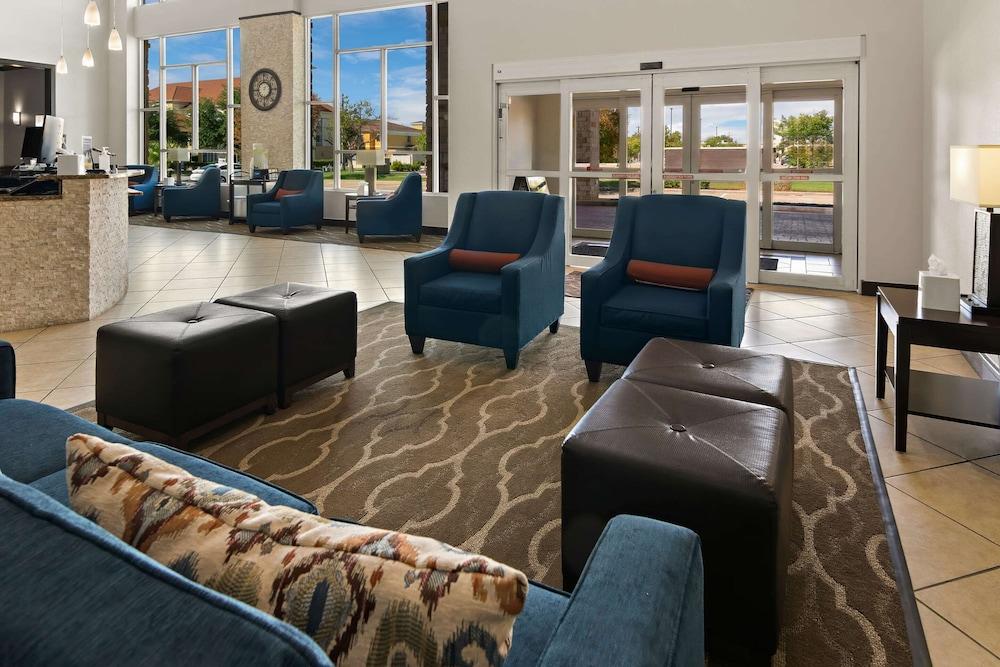 Comfort Suites Granbury photo 3