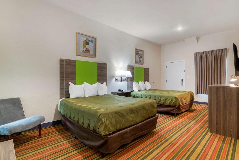 Quality Inn & Suites Elgin photo 11