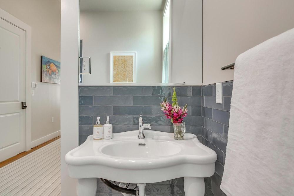Nutt House Hotel photo 29