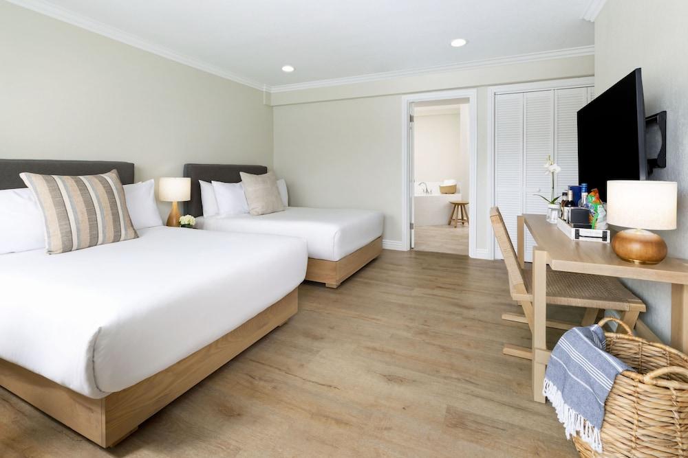 Pacific Edge Oceanfront Hotel photo 9